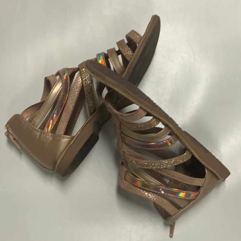 Rose gold girl’s gladiator sandals, size 1